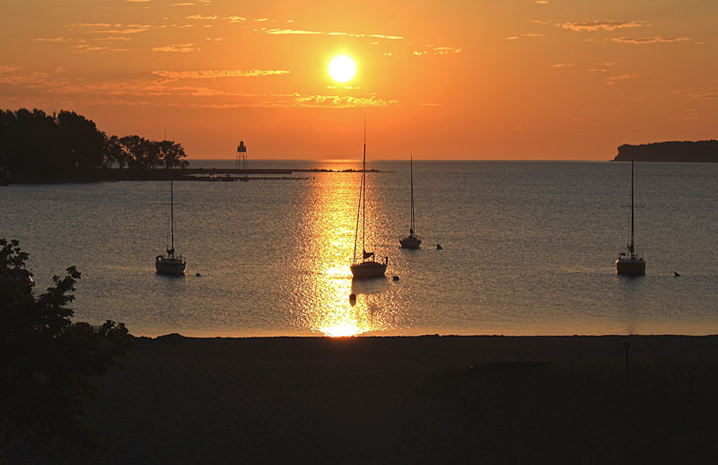 grand marais harbor sunrise